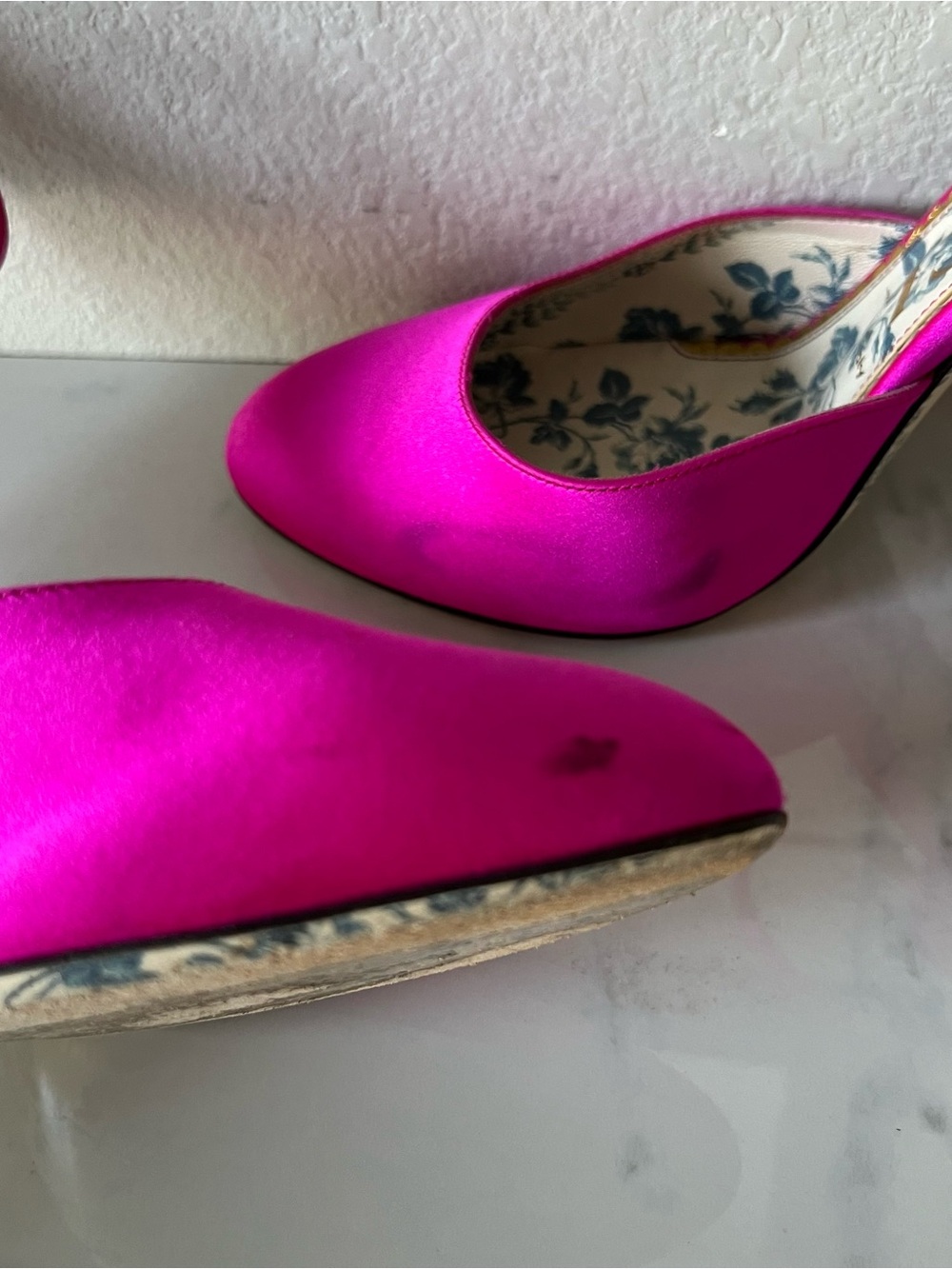 Gucci Daisy d'Orsay Ankle Strappy Pumps Fuchsia Satin 105 Size 38.5 (8.5 US) - Picture 8 of 11
